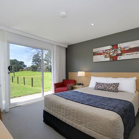 Quality Inn & Suites Traralgon Bagian luar foto