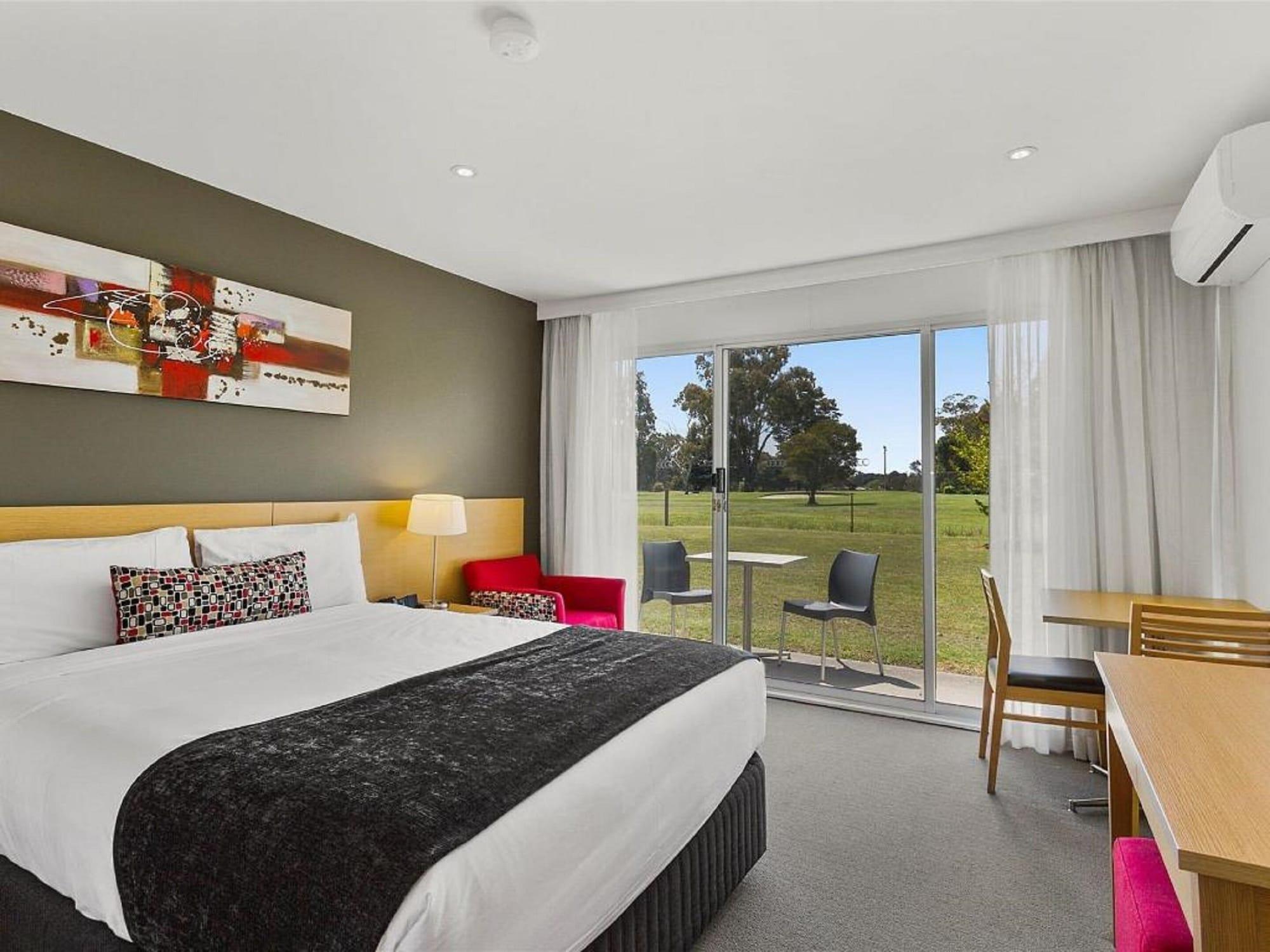 Quality Inn & Suites Traralgon Bagian luar foto