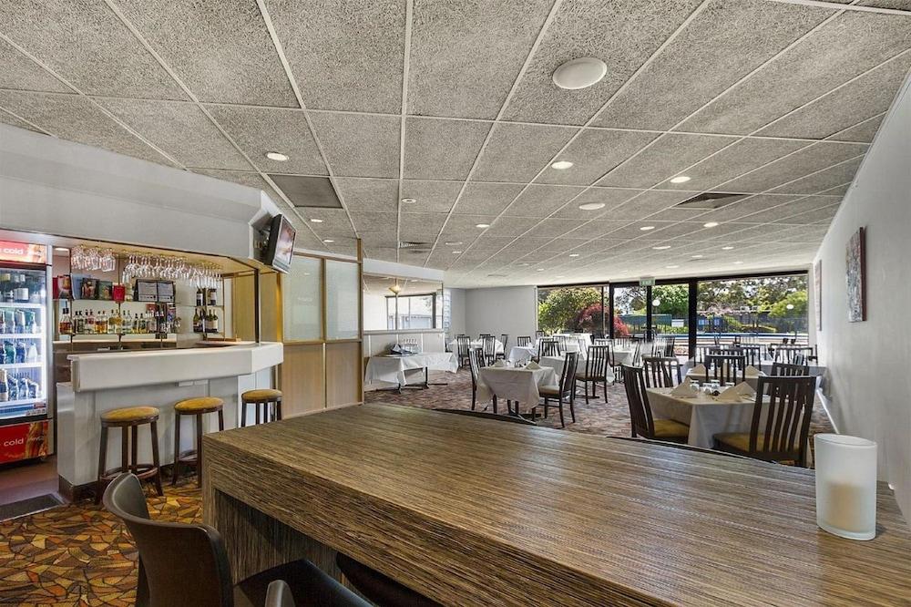 Quality Inn & Suites Traralgon Bagian luar foto