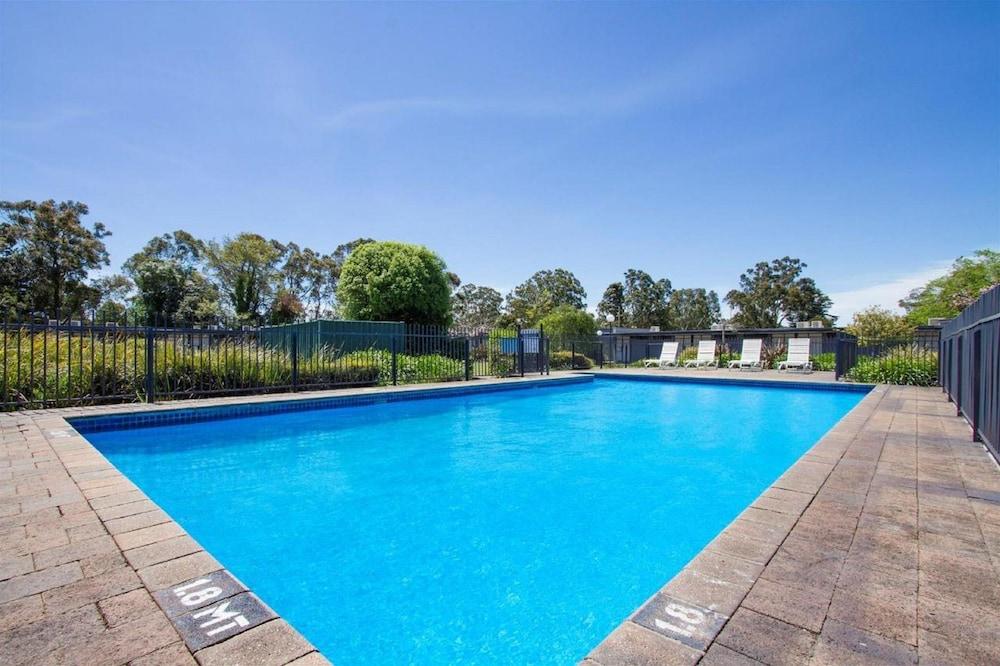 Quality Inn & Suites Traralgon Bagian luar foto