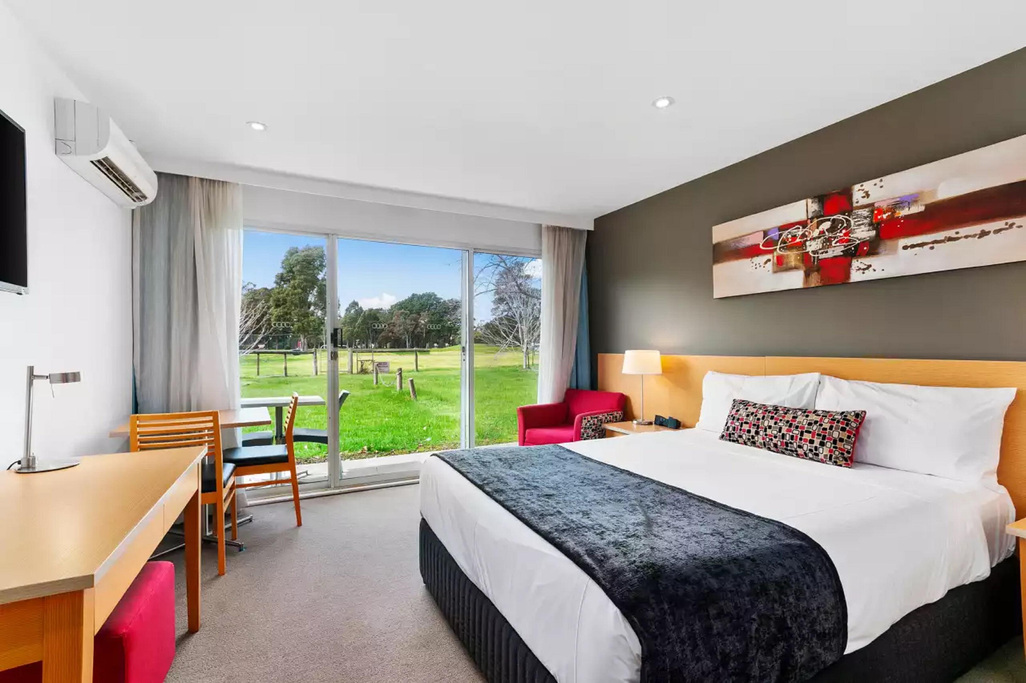 Quality Inn & Suites Traralgon Bagian luar foto