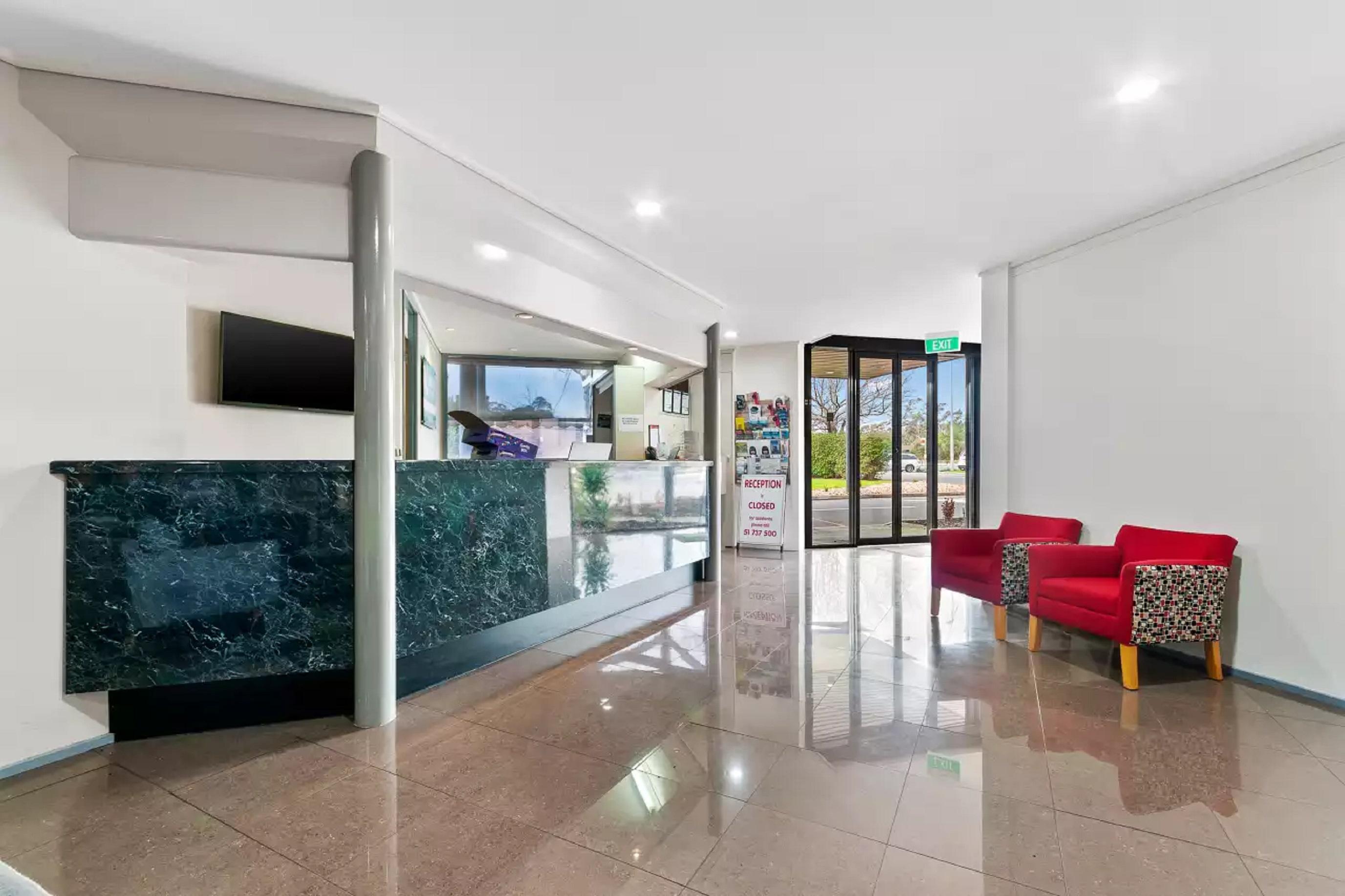Quality Inn & Suites Traralgon Bagian luar foto