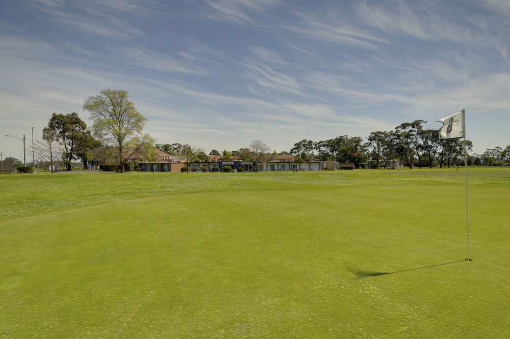 Quality Inn & Suites Traralgon Bagian luar foto